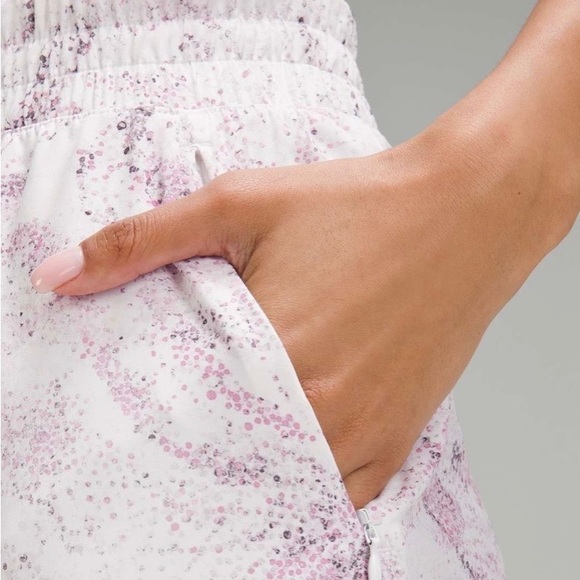 Lululemon Swift Mid-Rise Wide-Leg Pant Gossamer Floral Vita Pink Multi NWT SZ -2 - Picture 4 of 6